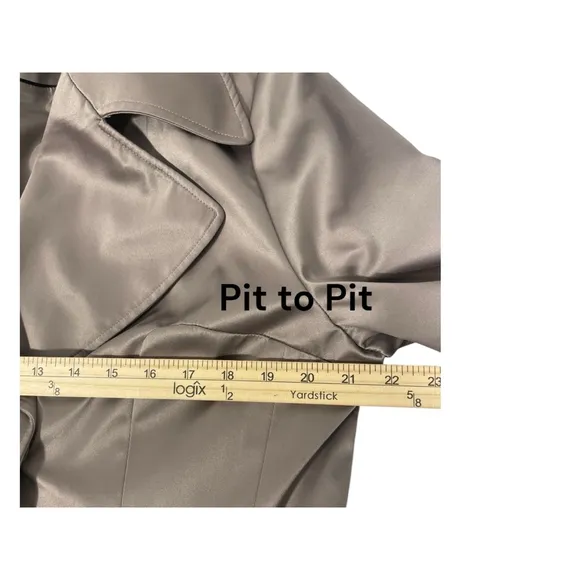 Size XL Women's Tahari Beige /Brown / Stone Neutral Trench Coat Ruffles Belt.