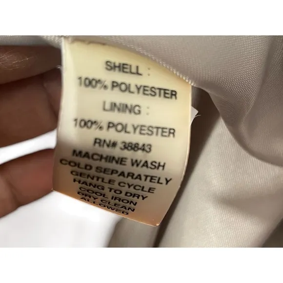 Size XL Women's Tahari Beige /Brown / Stone Neutral Trench Coat Ruffles Belt.