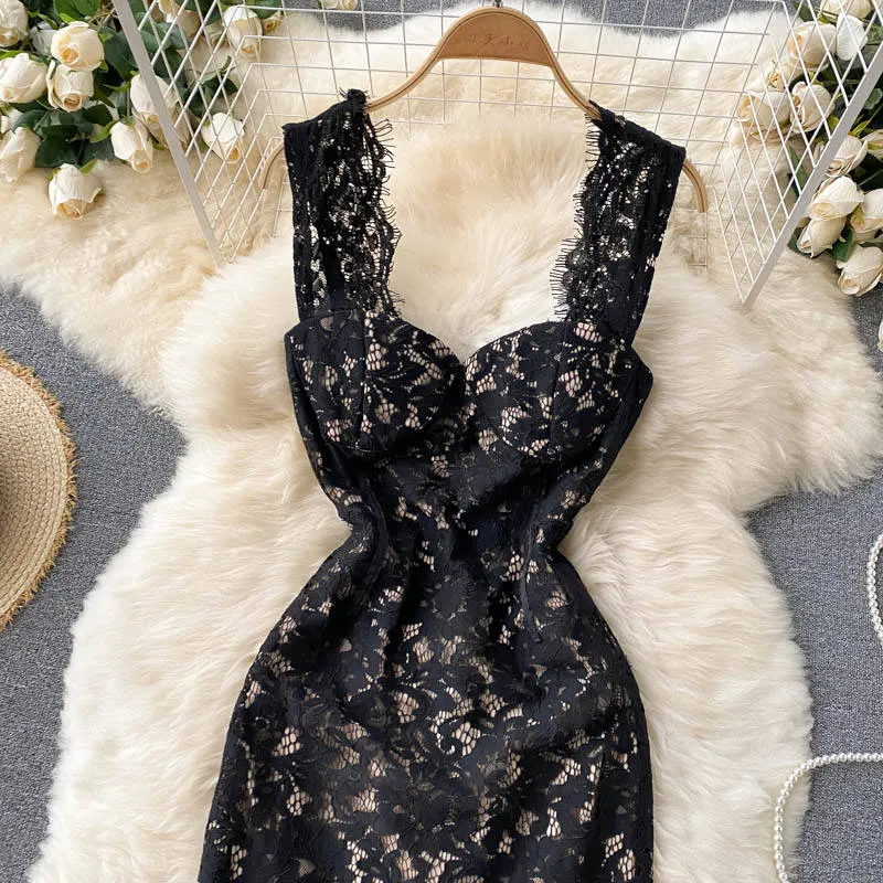 Spaghetti Strap Square Collar