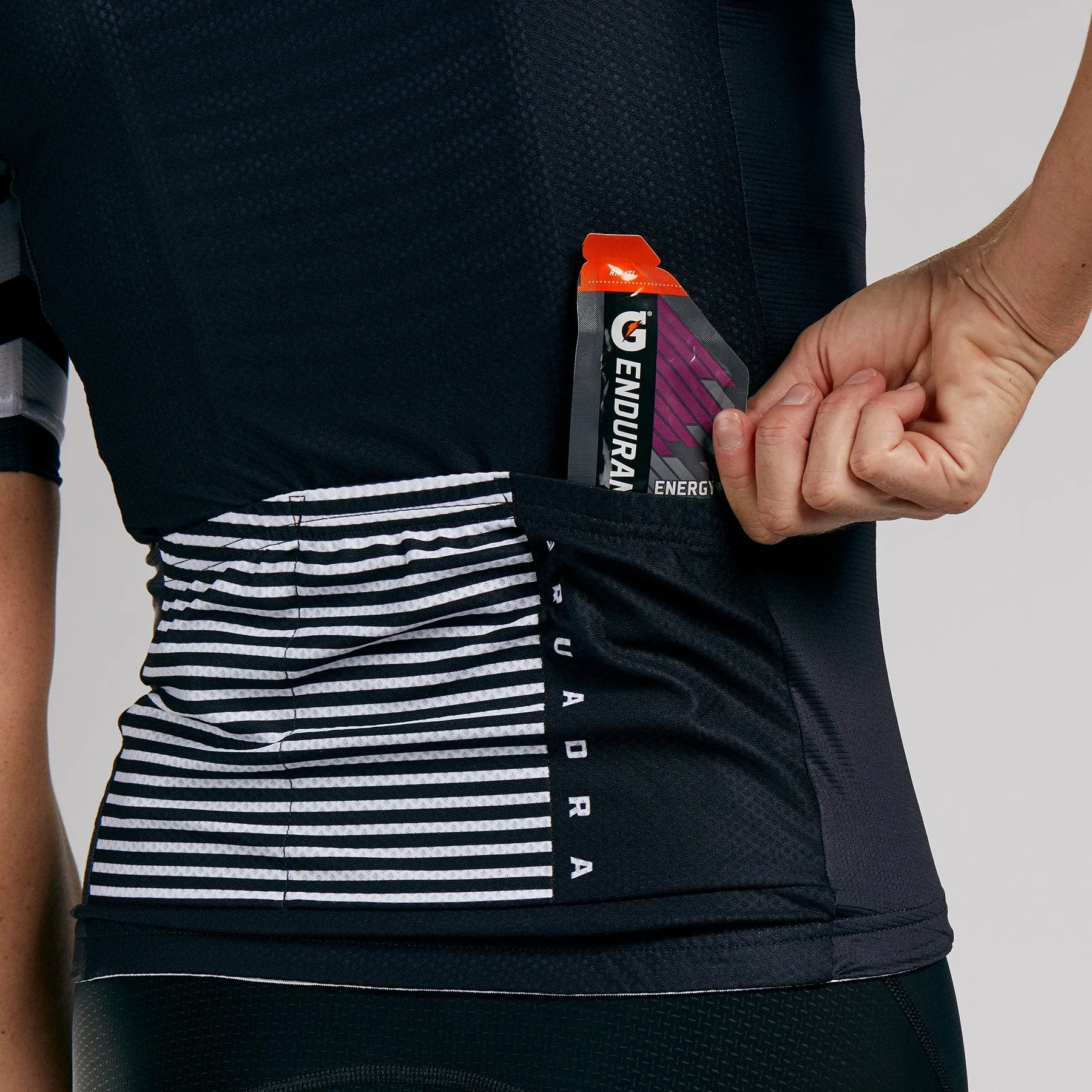 Squadra Women's PRO CYCLE AERO JERSEY - NERO
