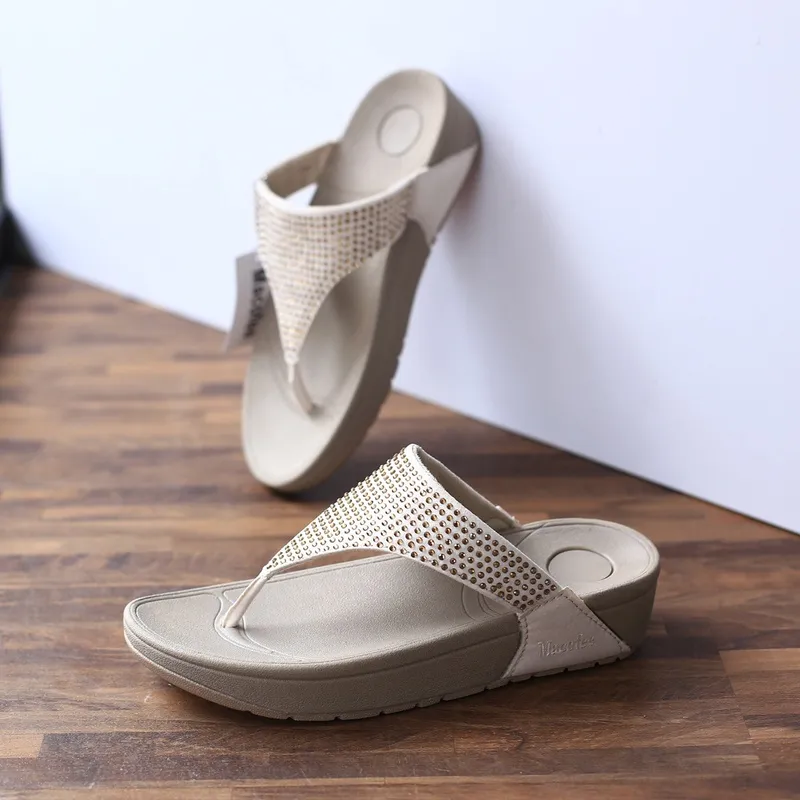 Summer Flip Flops Casual Beach Sandals Indoor Bathroom Slippers Platform Shoes Comfortable Soft Sole Slippers