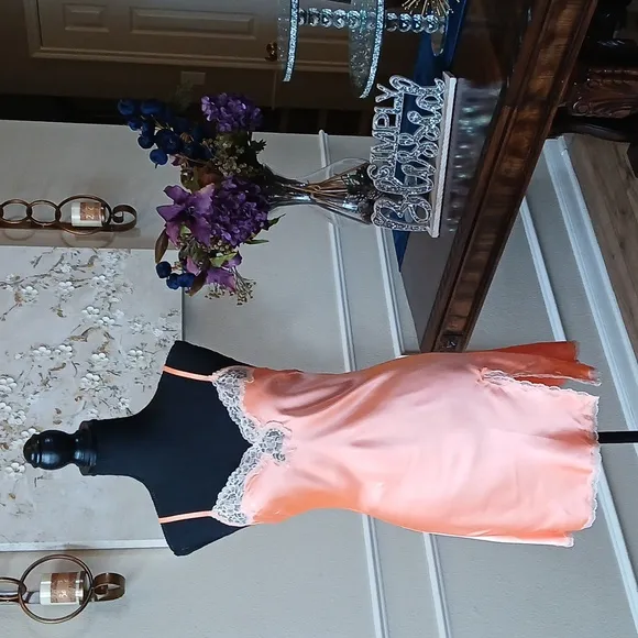 Victoria's Secret Super Sexy Satin Slip Nightie. Size S