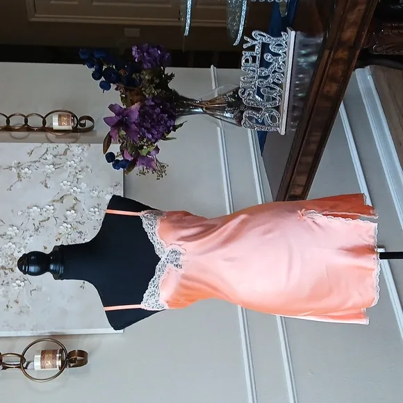 Victoria's Secret Super Sexy Satin Slip Nightie. Size S