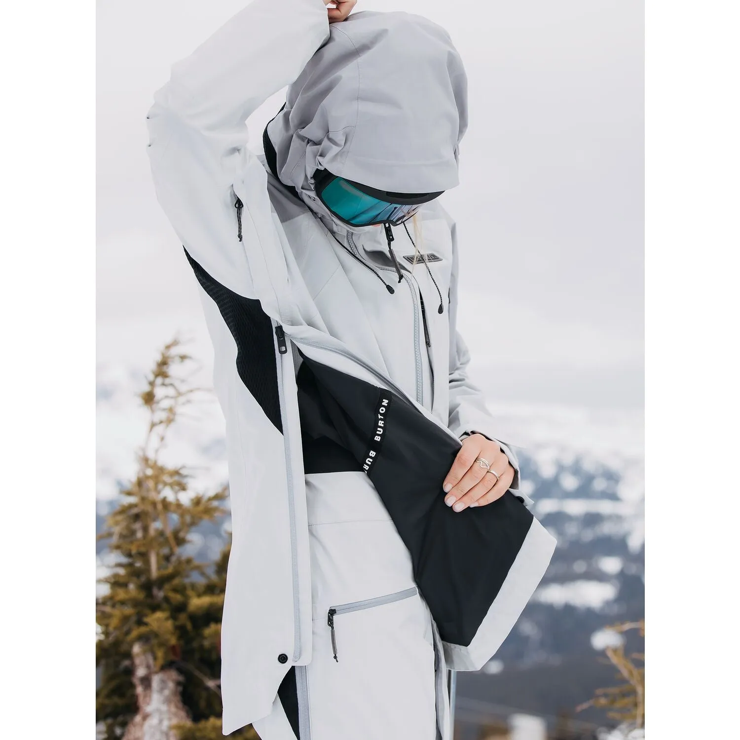 Women's Carbonate Gore-Tex 2L Snowboard Jacket