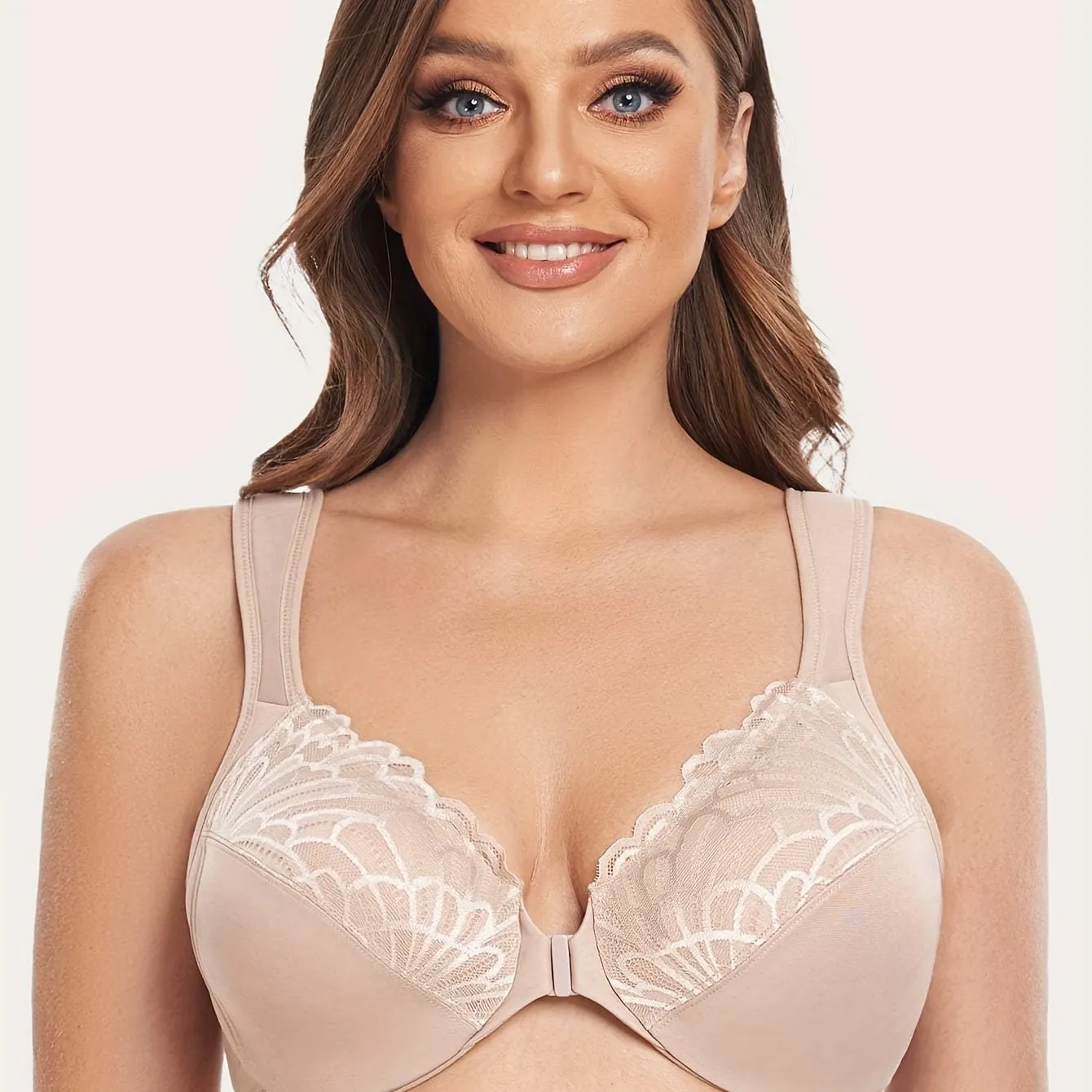 Women's Plus Size Front Closure Underwire Full Coverage Everyday Bra with Elegant Contrast Lace