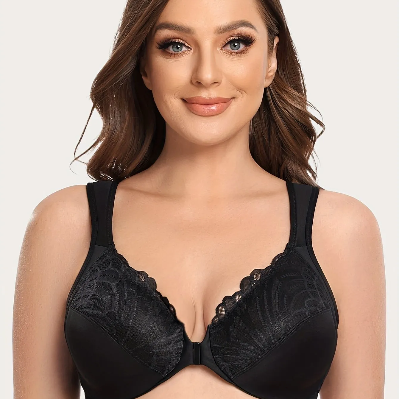 Women's Plus Size Front Closure Underwire Full Coverage Everyday Bra with Elegant Contrast Lace
