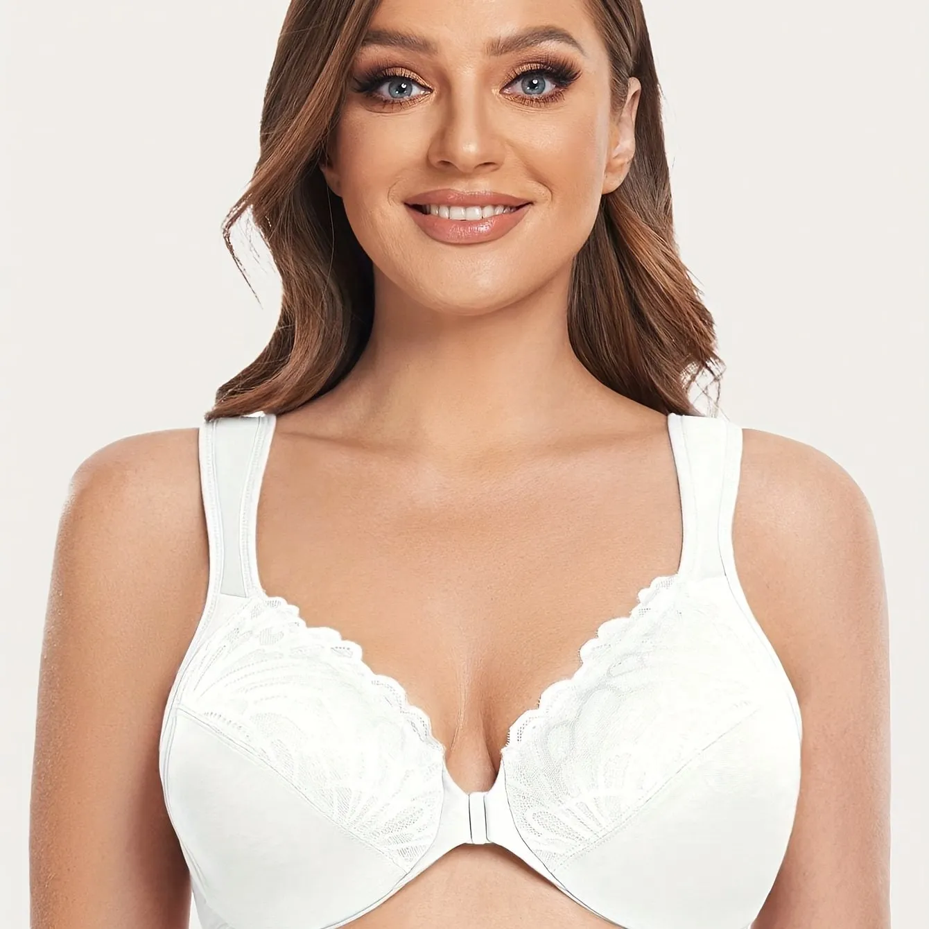 Women's Plus Size Front Closure Underwire Full Coverage Everyday Bra with Elegant Contrast Lace