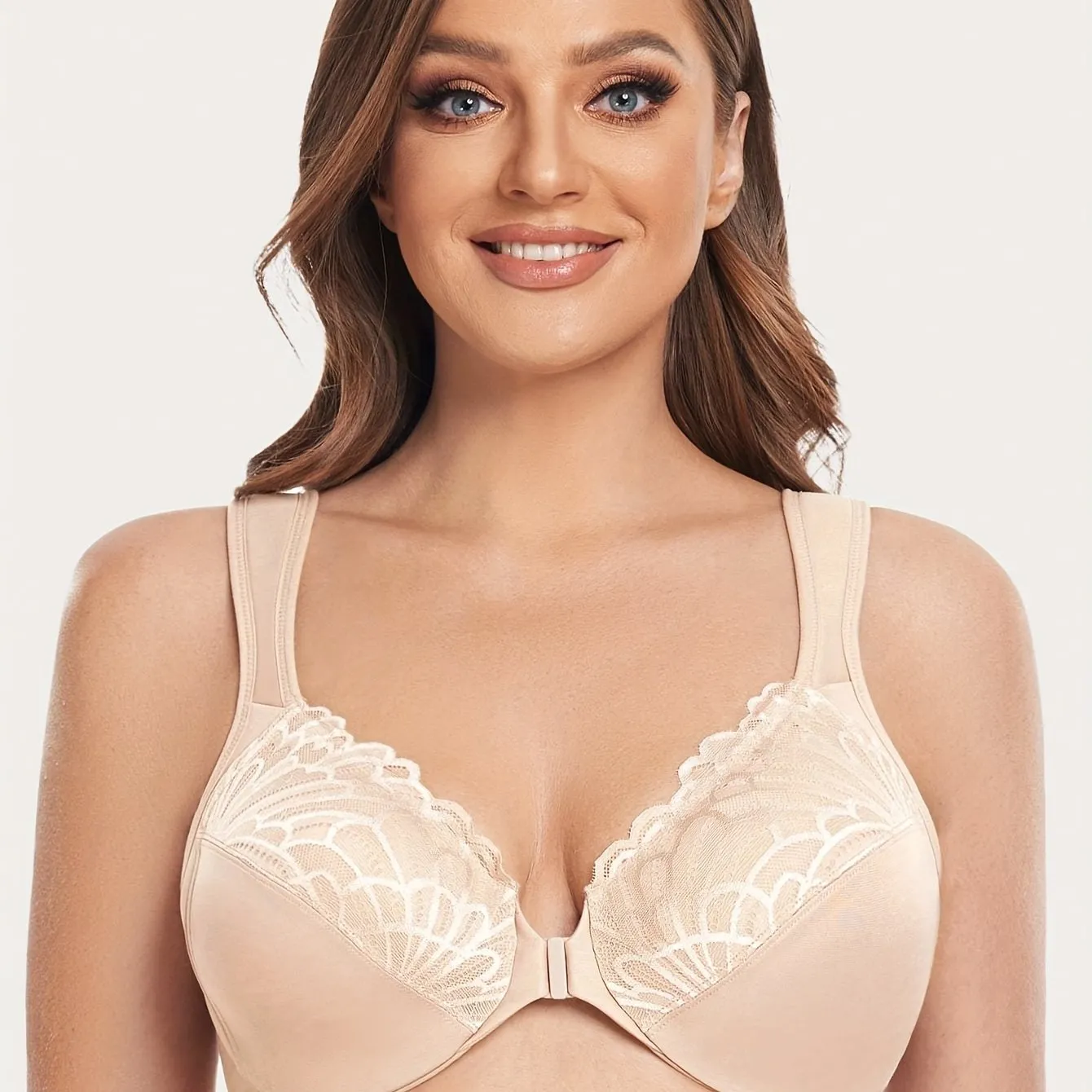 Women's Plus Size Front Closure Underwire Full Coverage Everyday Bra with Elegant Contrast Lace
