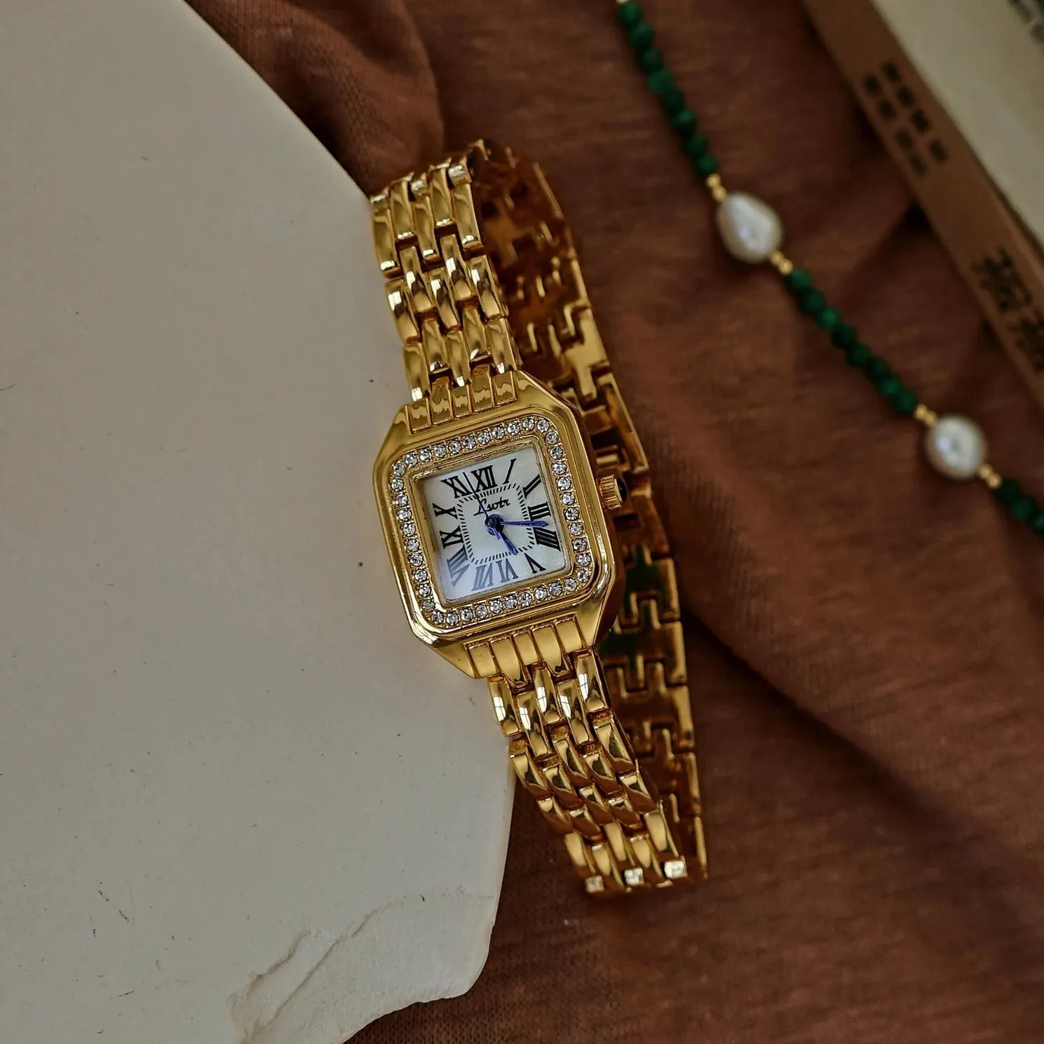 Women's Waterproof Watch With Inlaid Rhinestone